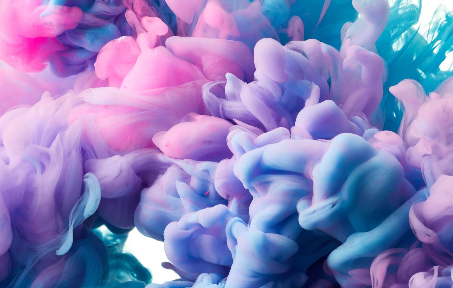 Nori abstracti în nuanțe pastel roz și albastru