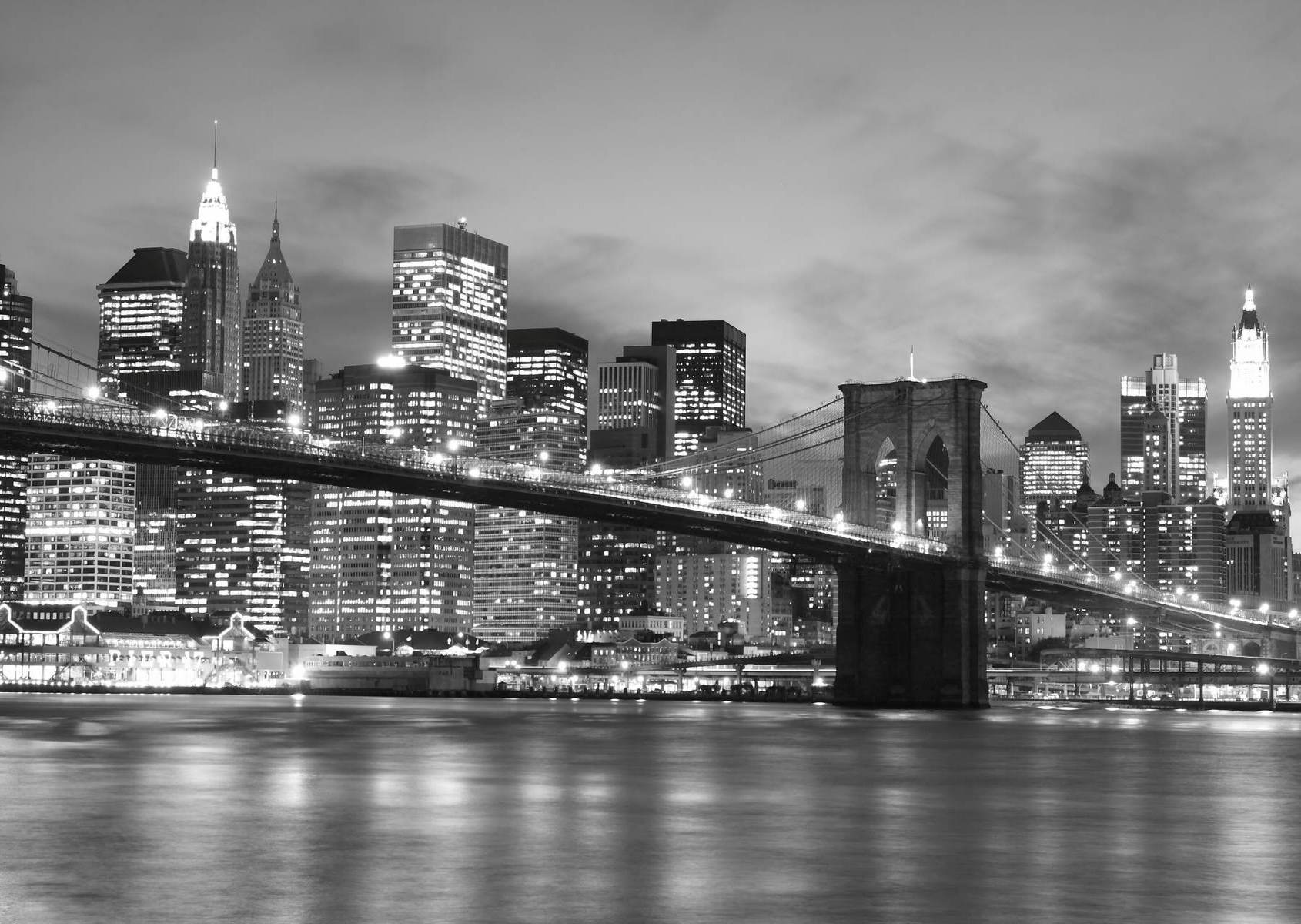 Podul Brooklyn și panorama Manhattanului în alb-negru