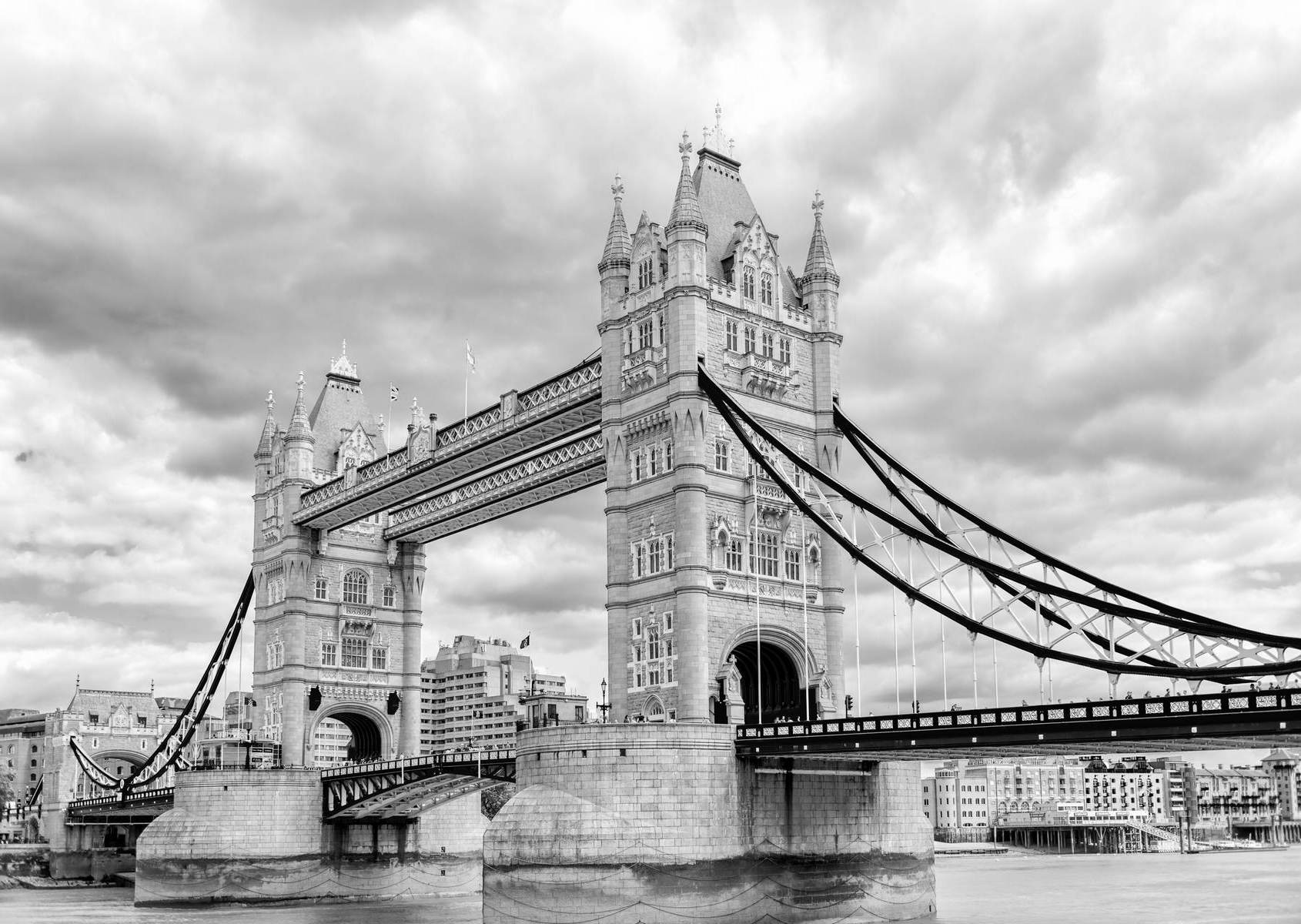 Tower Bridge alb-negru