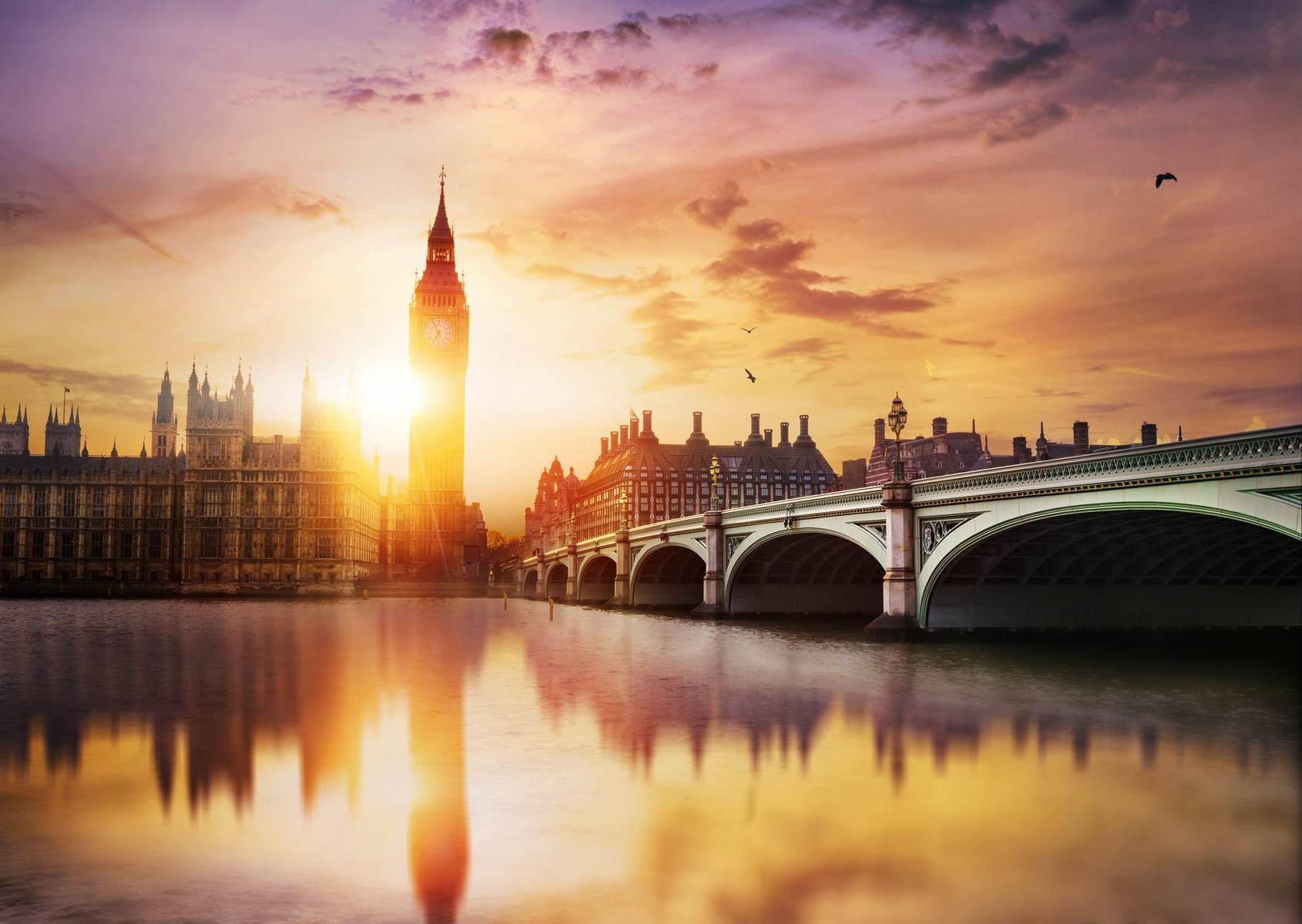 Londra la apus auriu