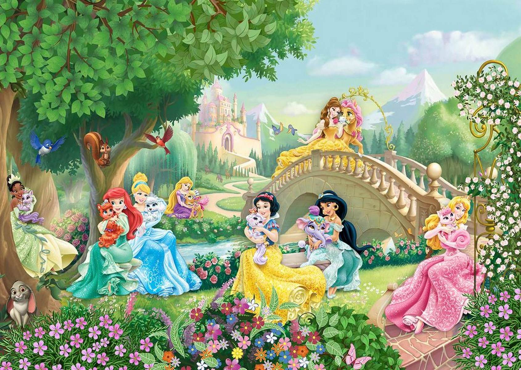 Prințese Disney în grădină