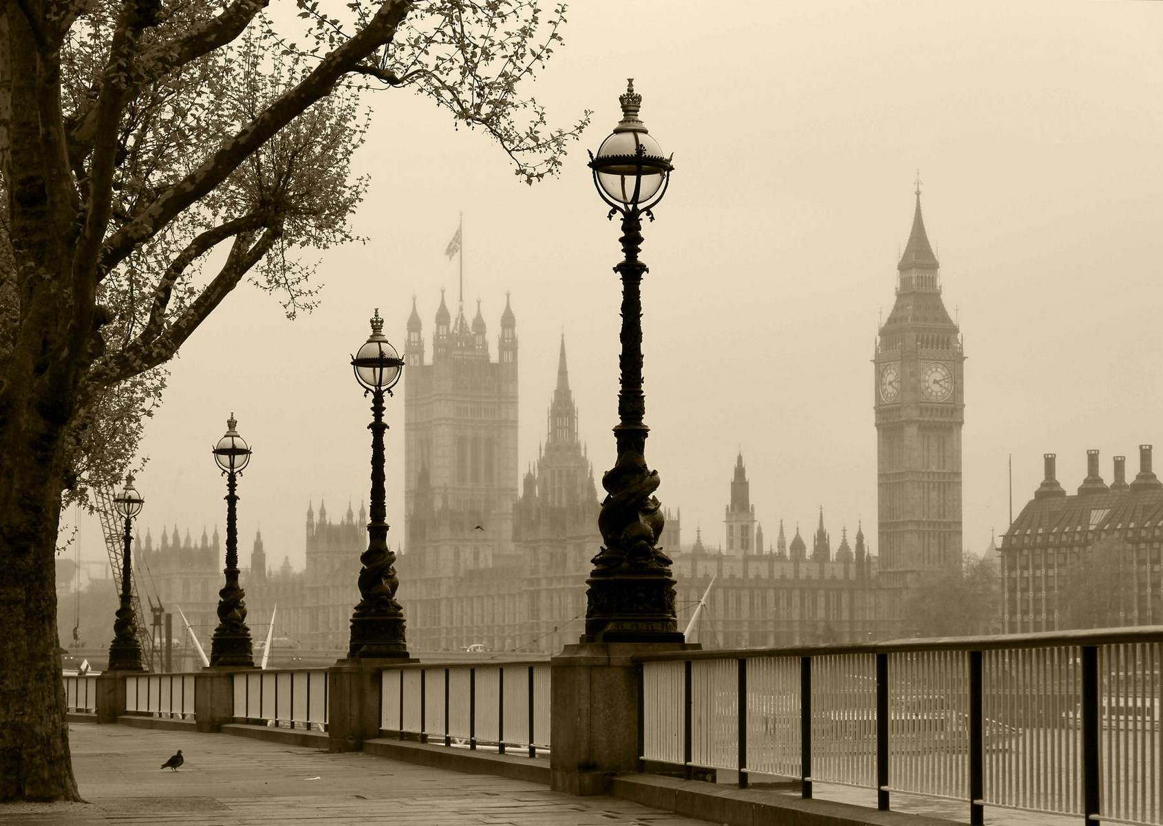 Londra vintage pe malul Tamisei