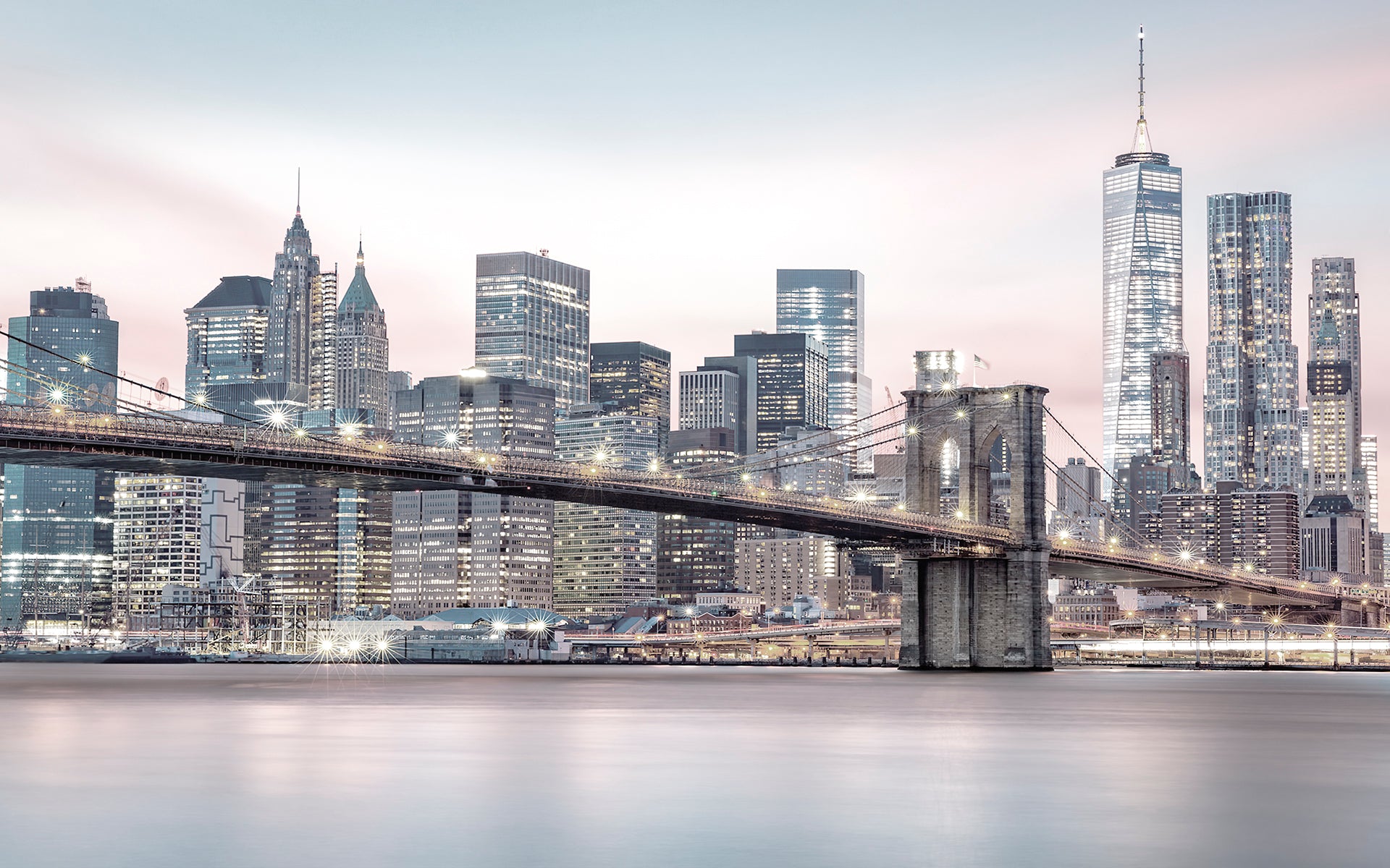 Podul Brooklyn în atmosferă calmă