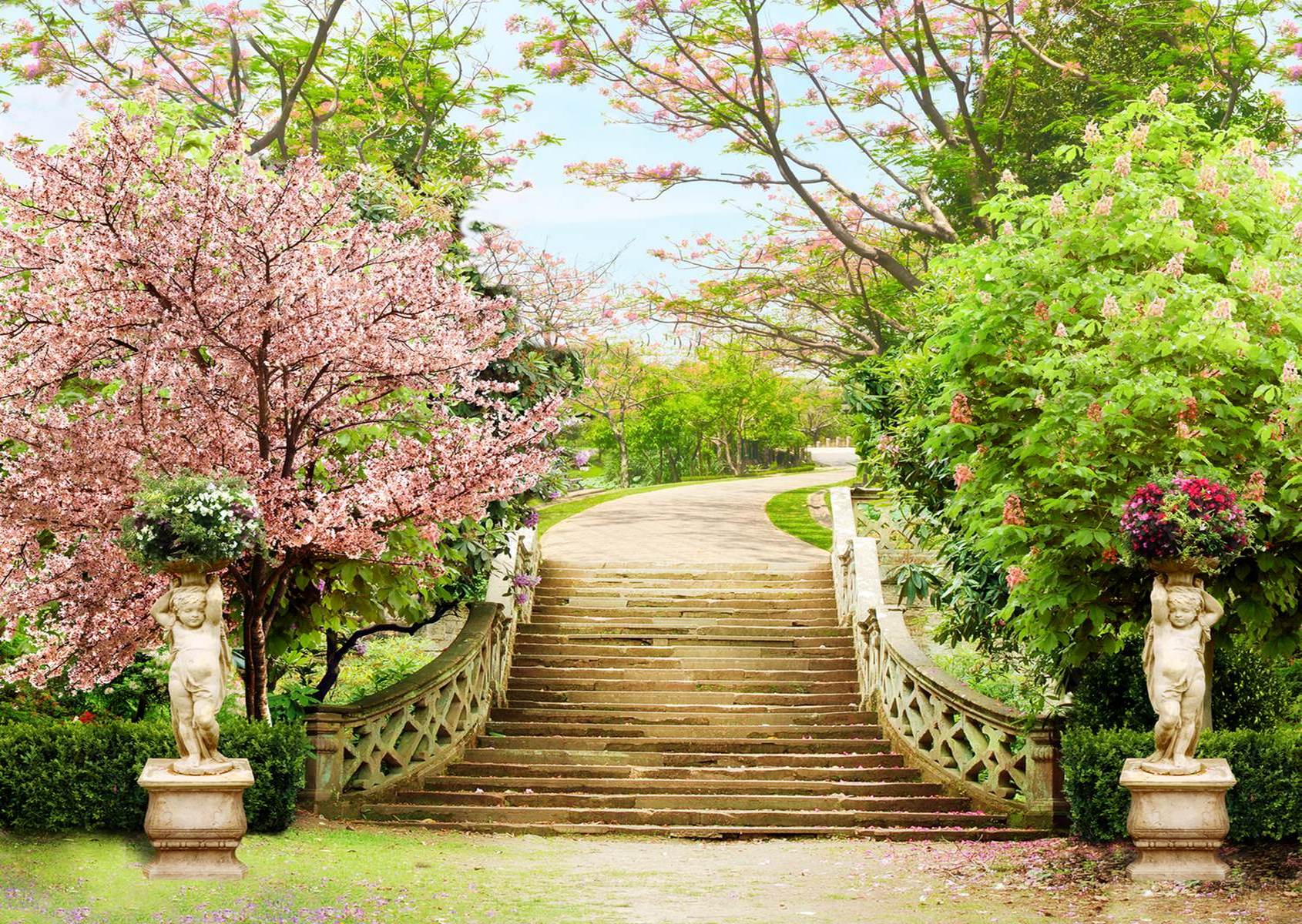 Pod de lemn printre flori