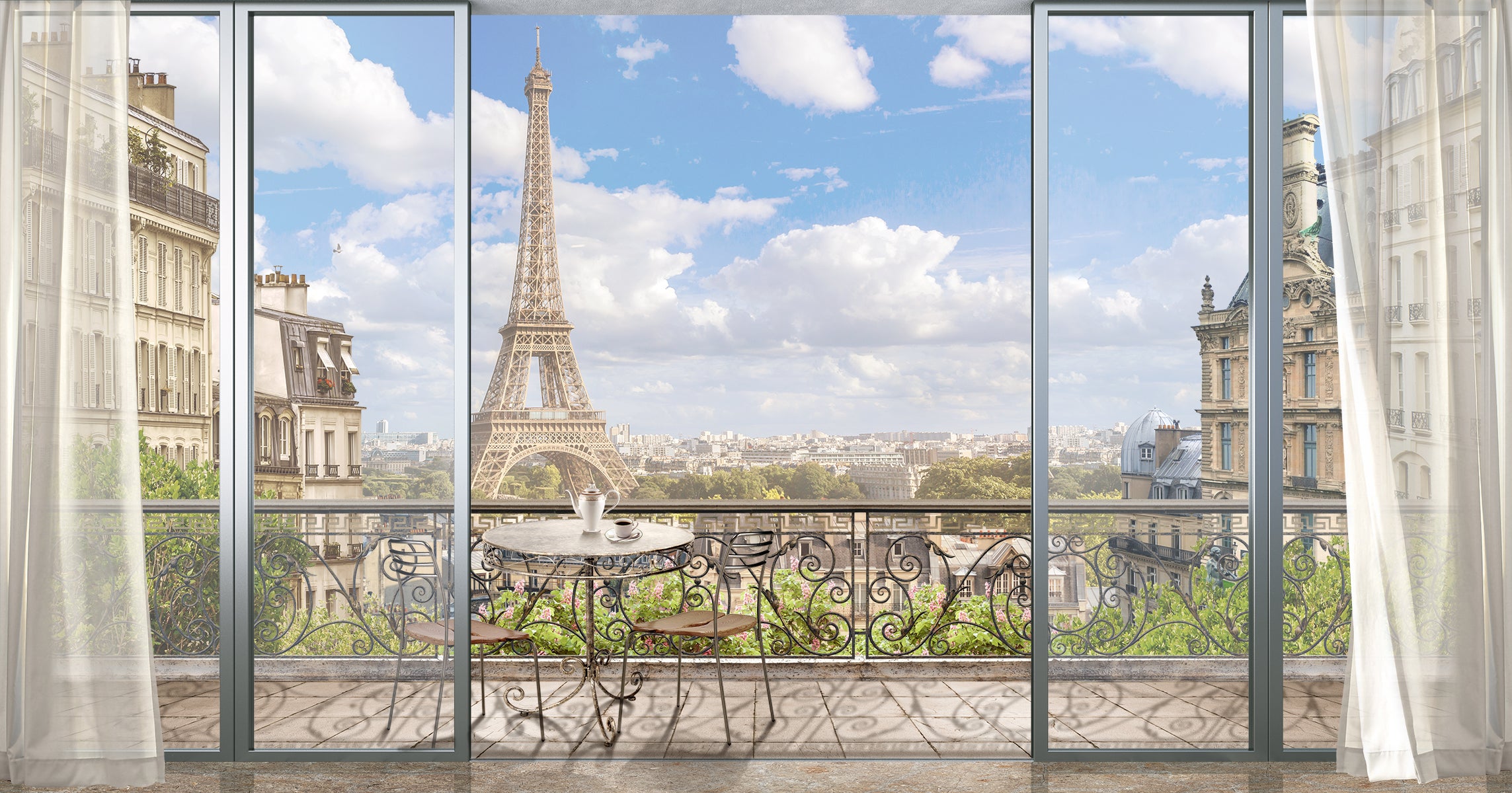 Fereastră modernă cu vedere spre Eiffel