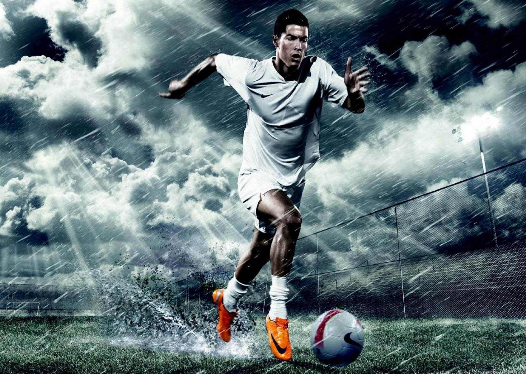 Fotbalist pe teren furtunos