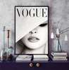 Poster - Coperta Vogue cu pălăria albă, 60 x 90 см, Poster înrămat, Persoane Celebre