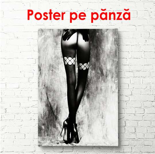 Постер - Девушка в черных чулках у стены, 60 x 90 см, Постер в раме, Ню