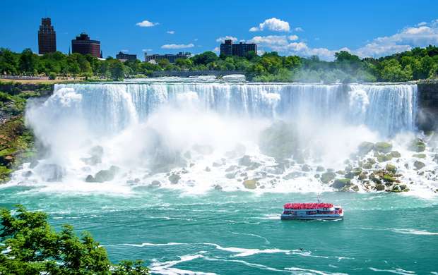 Фотообои - Красивый водопад на фоне голубого неба