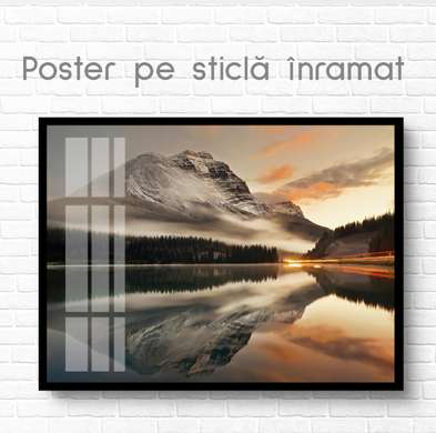 Poster - Apus de soare lângă lac în munți, 90 x 60 см, Poster inramat pe sticla
