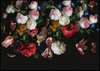Fototapet - Un buchet de flori multicolore pe un fundal negru