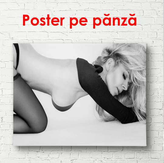 Постер - Черно белая фотография девушки, 90 x 60 см, Постер в раме, Ню