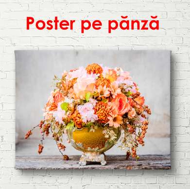 Poster - Vaza cu flori portocalii pe un fundal deschis, 90 x 60 см, Poster înrămat, Natură Moartă