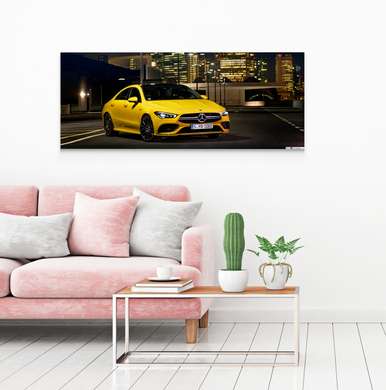 Poster - Mercedes galben în orașul de noapte, 150 x 50 см, Poster înrămat, Transport