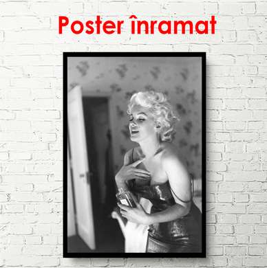 Poster - Marilyn Monroe and perfume, 30 x 60 см, Canvas on frame