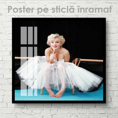 Poster - Marlin Monroe veselă, 100 x 100 см, Poster inramat pe sticla