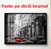 Poster - Umbrela roșie într-un oraș alb-negru, 90 x 60 см, Poster înrămat, Alb Negru