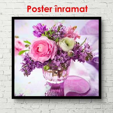 Постер - Фиолетовые цветы в вазе на столе, 100 x 100 см, Постер в раме