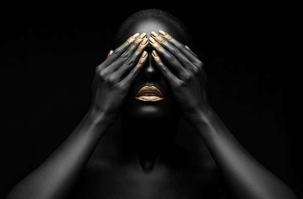 Tablou înramat - Fată neagră și buze aurii, 75 x 50 см