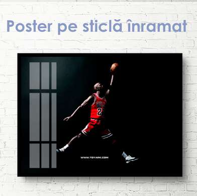 Poster - Mikhail Jordan aruncă un gol, 90 x 60 см, Poster inramat pe sticla
