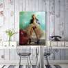 Постер - Кейт Мосс в юбке у стены, 60 x 90 см, Постер в раме, Личности
