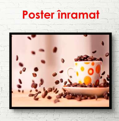 Постер - Чашка кофе с летающими кофейными зернами, 90 x 60 см, Постер в раме, Еда и Напитки
