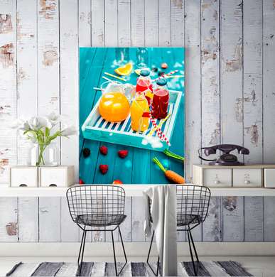 Постер - Апельсиновый сок на синем столе, 45 x 90 см, Постер в раме, Еда и Напитки