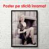 Постер - Портрет Мэрилин Монро возле стены, 60 x 90 см, Постер в раме, Личности