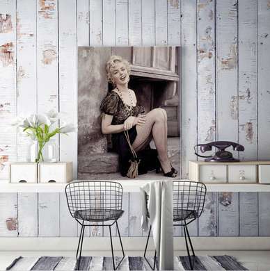 Постер - Портрет Мэрилин Монро возле стены, 60 x 90 см, Постер в раме, Личности