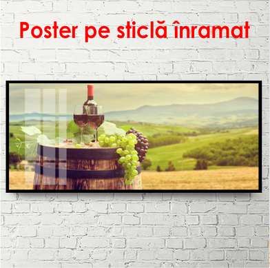 Poster - Sticlă de vin cu struguri pe un butoi, 90 x 45 см, Poster înrămat, Alimente și Băuturi