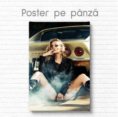 Poster - Fata lângă mașină, 60 x 90 см, Poster inramat pe sticla
