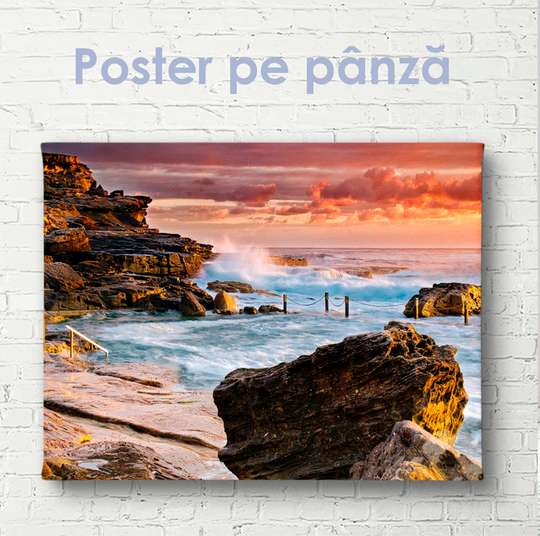 Постер - Пурпурный закат у скалистого пляжа, 45 x 30 см, Холст на подрамнике