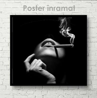 Poster - Fată cu o țigară, 100 x 100 см, Poster inramat pe sticla