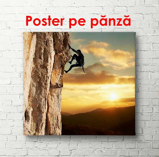 Poster - Rock climber on the background of the sunset, 100 x 100 см, Framed poster