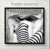 Poster - Black and white shot of a lady in a hat, 100 x 100 см, Framed poster on glass, Nude