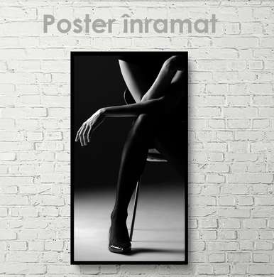 Poster - Doamna pe tocuri negre, 50 x 150 см, Poster inramat pe sticla