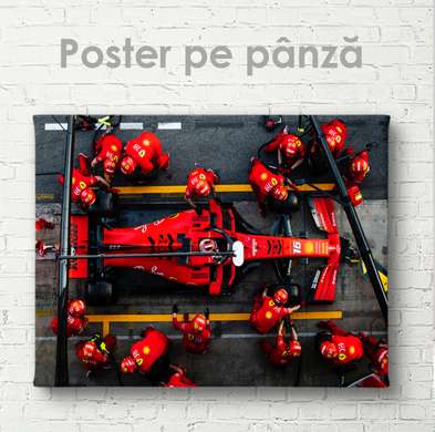 Poster - Formula 1 roșie și echipa sa, 90 x 60 см, Poster inramat pe sticla