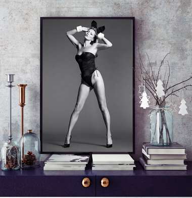 Poster - Kate Moss în costum de iepuraș, 60 x 90 см, Poster înrămat, Persoane Celebre