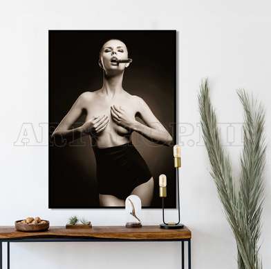 Poster - Femeie Cu trabuc, 60 x 90 см, Poster inramat pe sticla, Nude