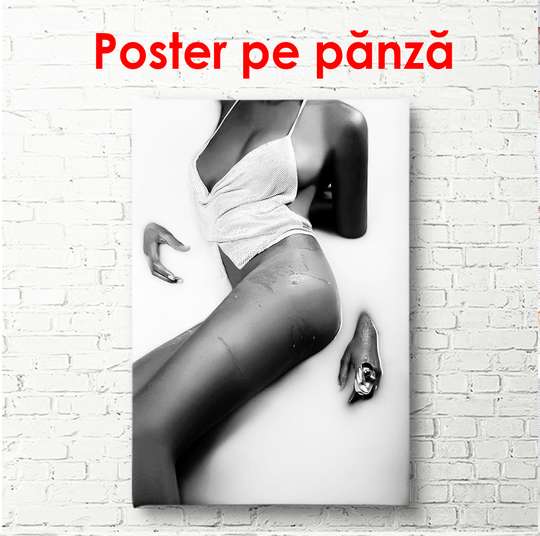 Постер - Девушка в молоке, 60 x 90 см, Постер в раме, Ню