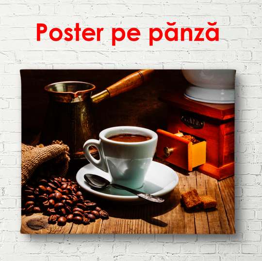 Poster - O ceașcă de cafea pe masă pe fundalul unei mașini de tocat cafea, 90 x 60 см, Poster înrămat, Alimente și Băuturi