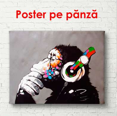 Poster - Maimuța cu căști pe fundalul negru, 90 x 60 см, Poster înrămat, Glamour