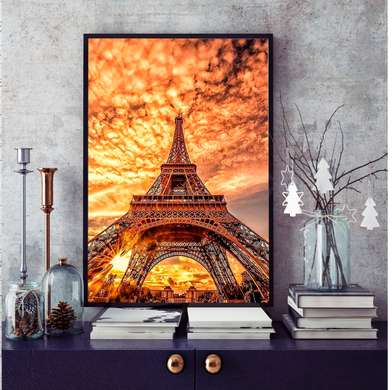 Poster - Turnul Eiffel pe fundalul unui apus de foc, 60 x 90 см, Poster inramat pe sticla