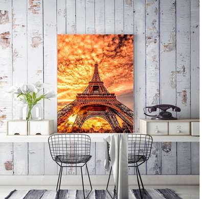 Постер - Эйфелевая башня на фоне огненного заката, 60 x 90 см, Постер на Стекле в раме, Города и Карты