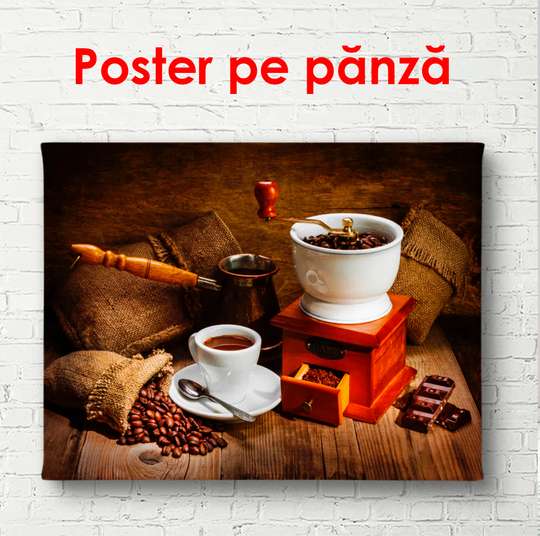 Poster - O ceașcă albă de cafea pe masă pe fundalul unei mașini de tocat cafea, 90 x 60 см, Poster înrămat, Alimente și Băuturi