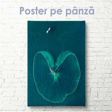 Poster - Plasa de pescuit și barca în largul mării, 30 x 45 см, Panza pe cadru, Tema Marină