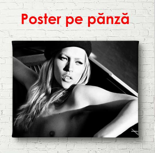 Постер - Черное белое изображение девушке, 45 x 30 см, Холст на подрамнике, Ню