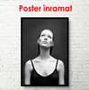 Постер - Портрет Кейт Мосс в черной майке на черном фоне, 60 x 90 см, Постер в раме, Личности