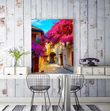 Постер - Розовые деревья на фоне старинного дворика, 60 x 90 см, Постер в раме, Города и Карты