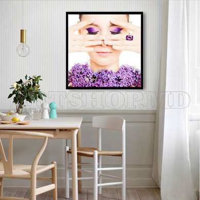Poster - Fată cu machiaj violet aprins, 100 x 100 см, Poster inramat pe sticla, Diverse